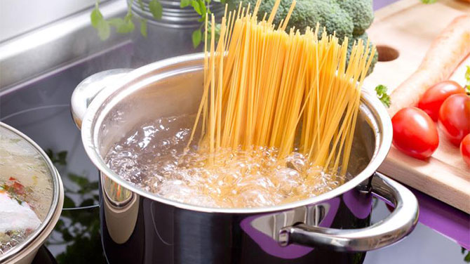 Jó hír a tésztaimádóknak, így lehet a spagettivel fogyni - Ripost